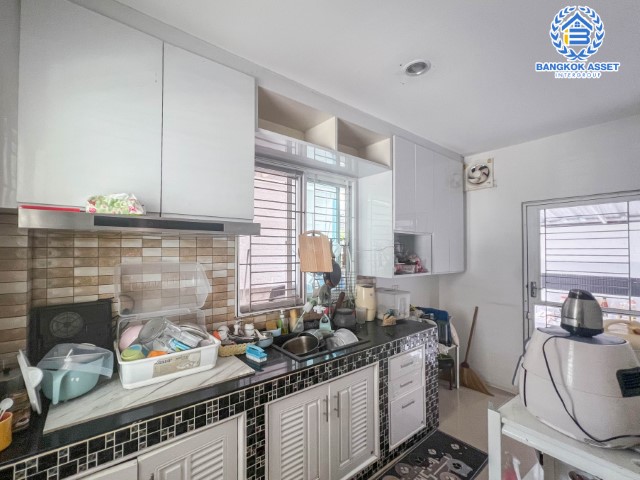 *****บ้านเดี่ยวมือสองย่านกรุงเทพฯ ม.คาซ่าวิลล์ วัชรพล-เพิ่มสิน เนื้อที่กว้าง 50.60 ตร.ว. ฟังก์ชัน 4 ห้องนอน 3 ห้องน้ำ ที่จอดรถ 2 คัน บ้านหลังใหญ่ สภาพดี บนทำเลแห่งการเดินทาง ใกล้รถไฟฟ้าสายสีเขียว "สถานีสะพานใหม่" และทางด่วน "ฉลองรัช" จองเลย!